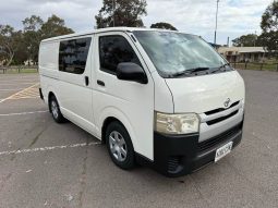 
										2017 Toyota Hiace LWB Auto full									