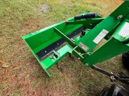 
										2020 John Deere 3032E Tractor, Loader, Box Blade full									