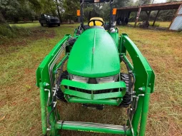 
										2020 John Deere 3032E Tractor, Loader, Box Blade full									
