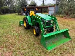
										2020 John Deere 3032E Tractor, Loader, Box Blade full									