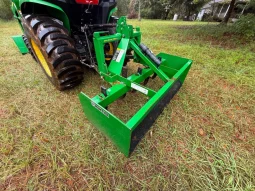 
										2020 John Deere 3032E Tractor, Loader, Box Blade full									